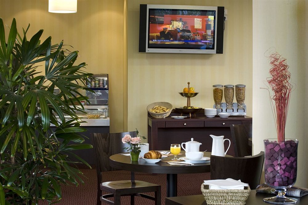 Ibis Styles Lyon Meyzieu Arena Stadium Екстер'єр фото