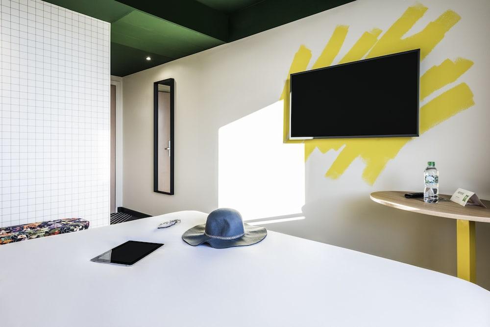 Ibis Styles Lyon Meyzieu Arena Stadium Екстер'єр фото